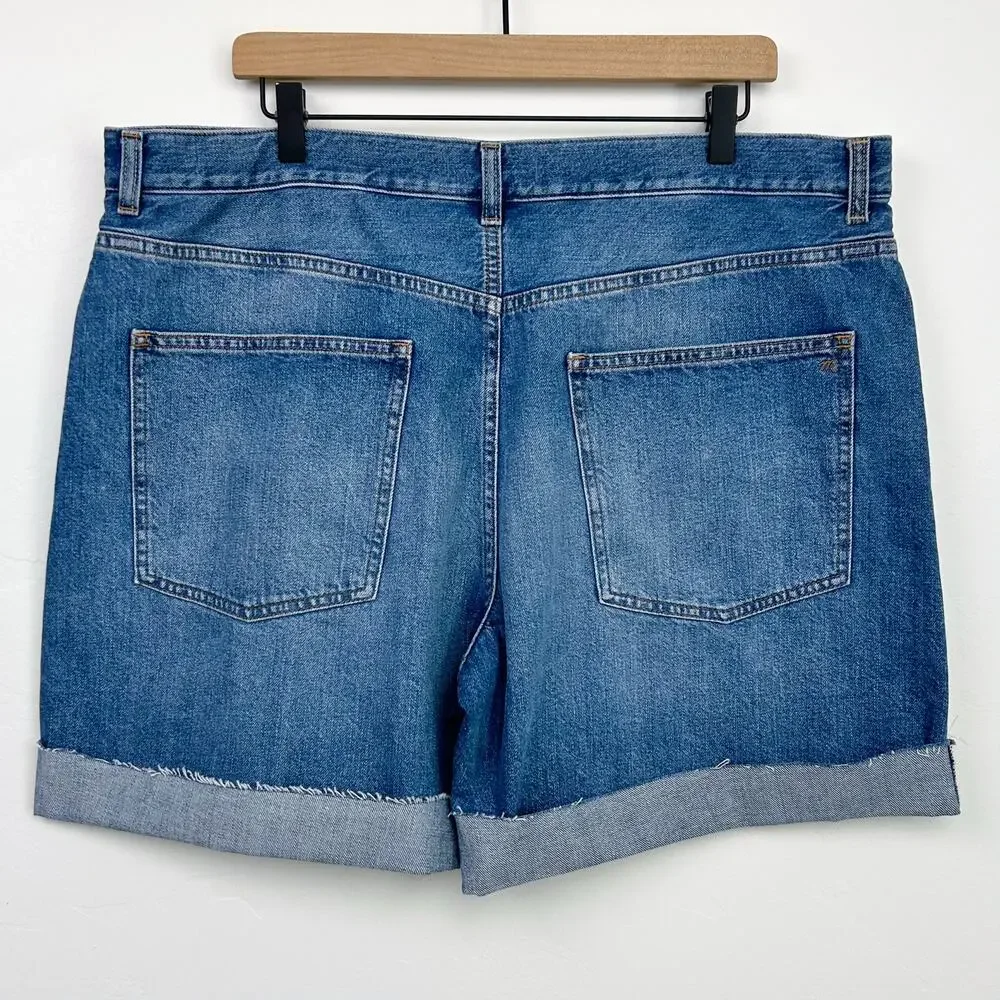 Madewell 33 WAIST Baggy Cuffed Button-Fly Mifflin Wash Denim Jean Shorts NWT